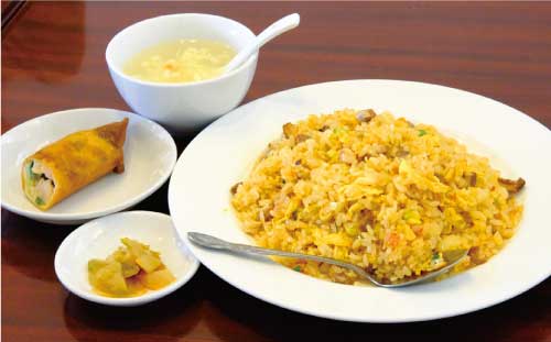 上海料理 寒舎　ランチメニュー 牛肉のピリ辛チャーハン