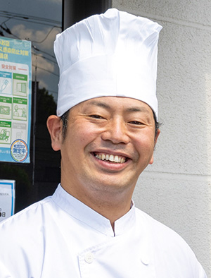 蓮華店主 蓮見年男様