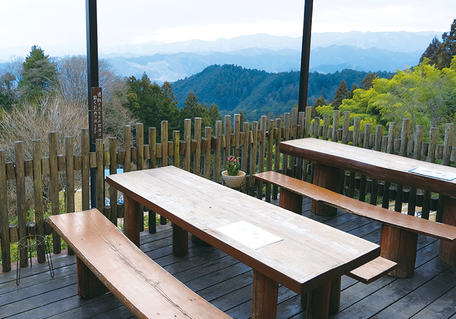 見晴らしのいいテラス席でいただく料理は絶品！ ベラヴィスタ