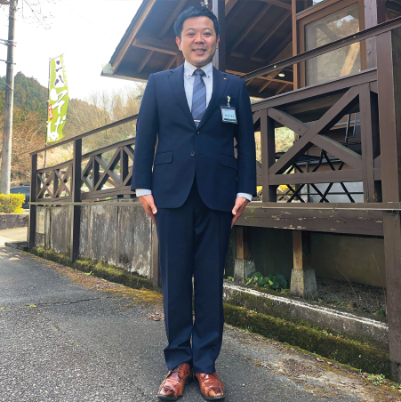 テクニック3 全身写真は下から撮ることで脚長効果！