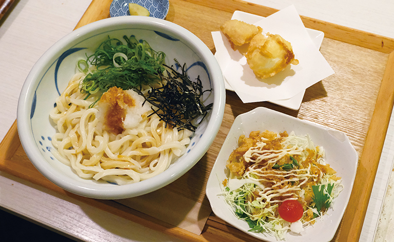 ランチ御膳は組合せ自由でボリューム満点！