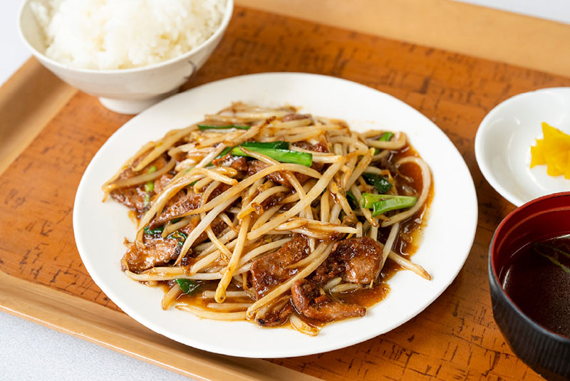 ニラレバ定食（900円 税込）