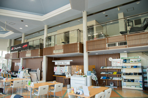 埼玉トヨペット日高支店 店内｜店舗リレー