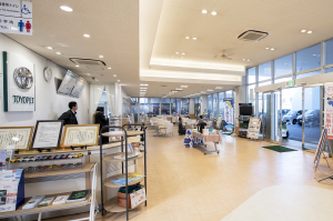 埼玉トヨペット八潮支店 店内｜店舗リレー